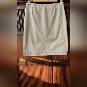 Max studio light green skirt with embroidery detail sz 8